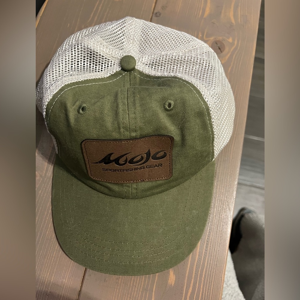 MOJO SportsWear Company MOJO SportFishing Gear Green & Beige Unisex CAP